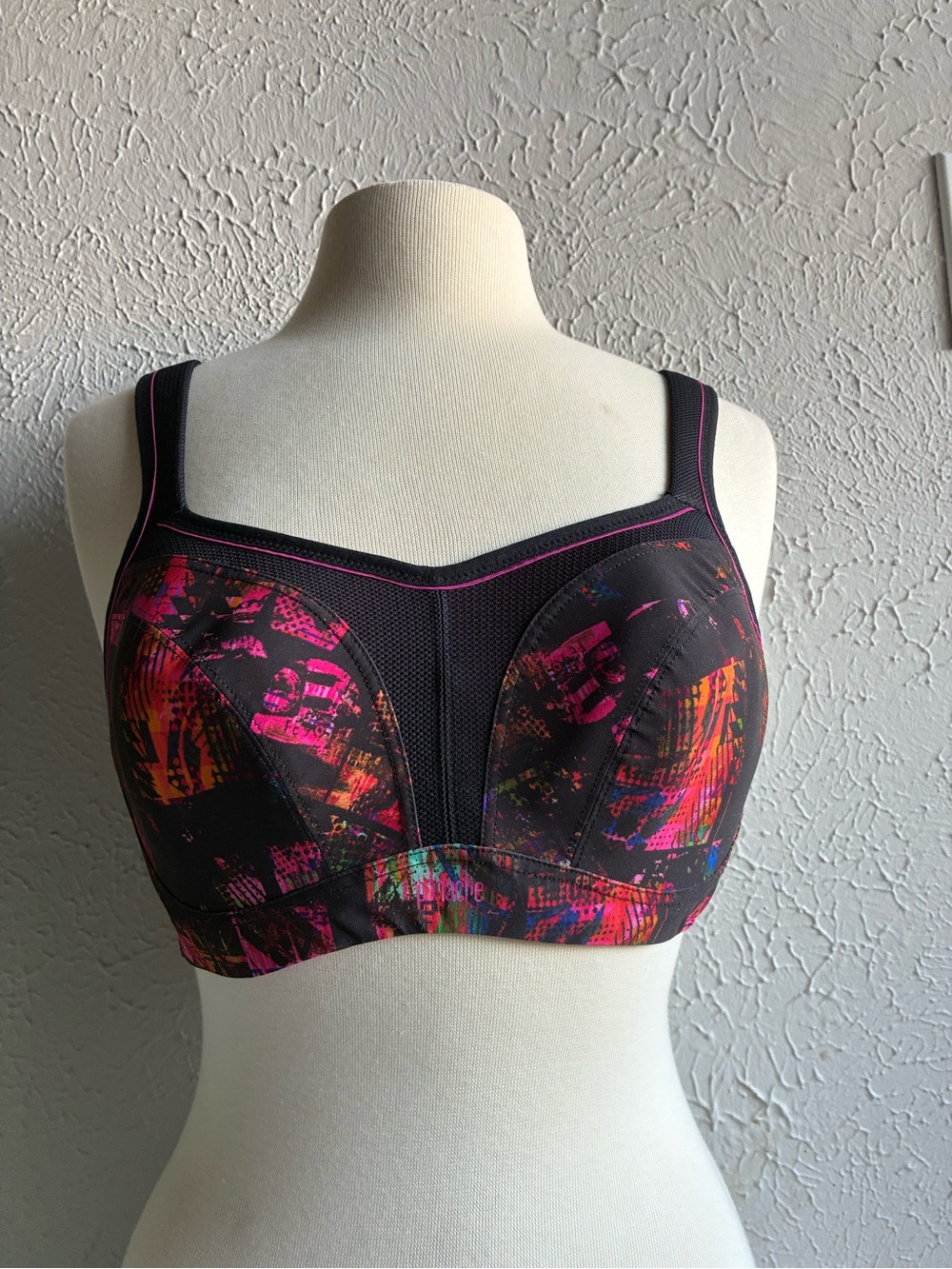 Panache Sport 5021 Neon Pixel
Underwire High Impact Sports Bra
34D